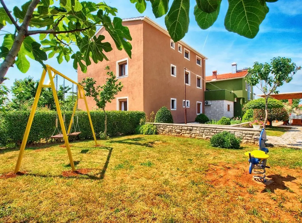 פאז'אנה Apartments Mile 1249 קרואטיה